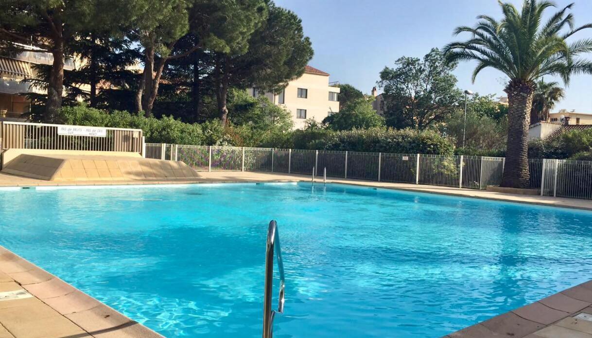 Appartement Loulou à Fréjus Extérieur photo